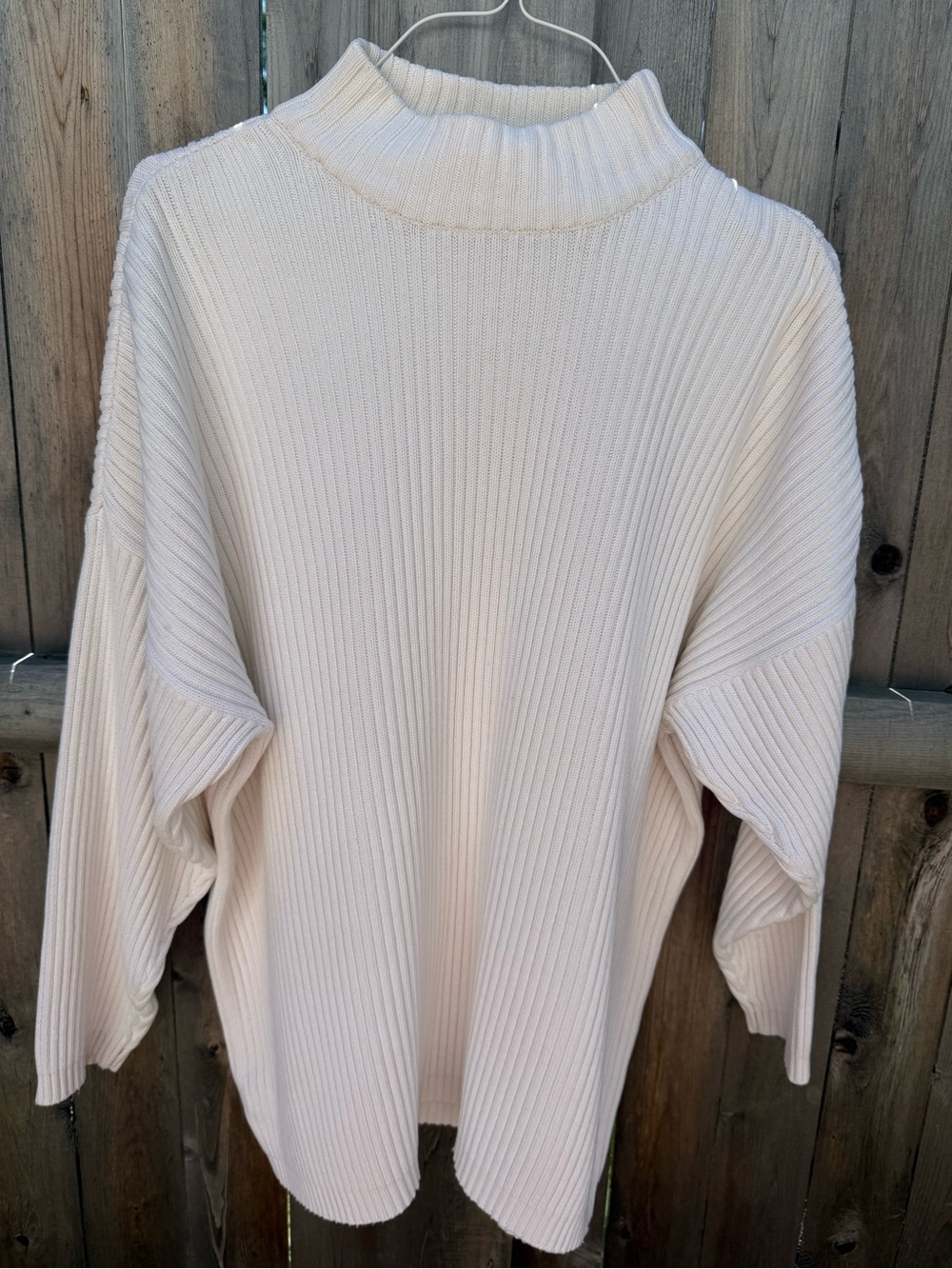 90’s Liz Claiborne Sport White Sweater – 100% Cotton